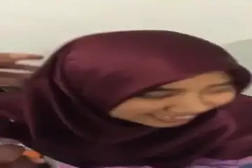 Bokep Hijab Asisten Jilbab Dipaksa BJ di Kantor Hot